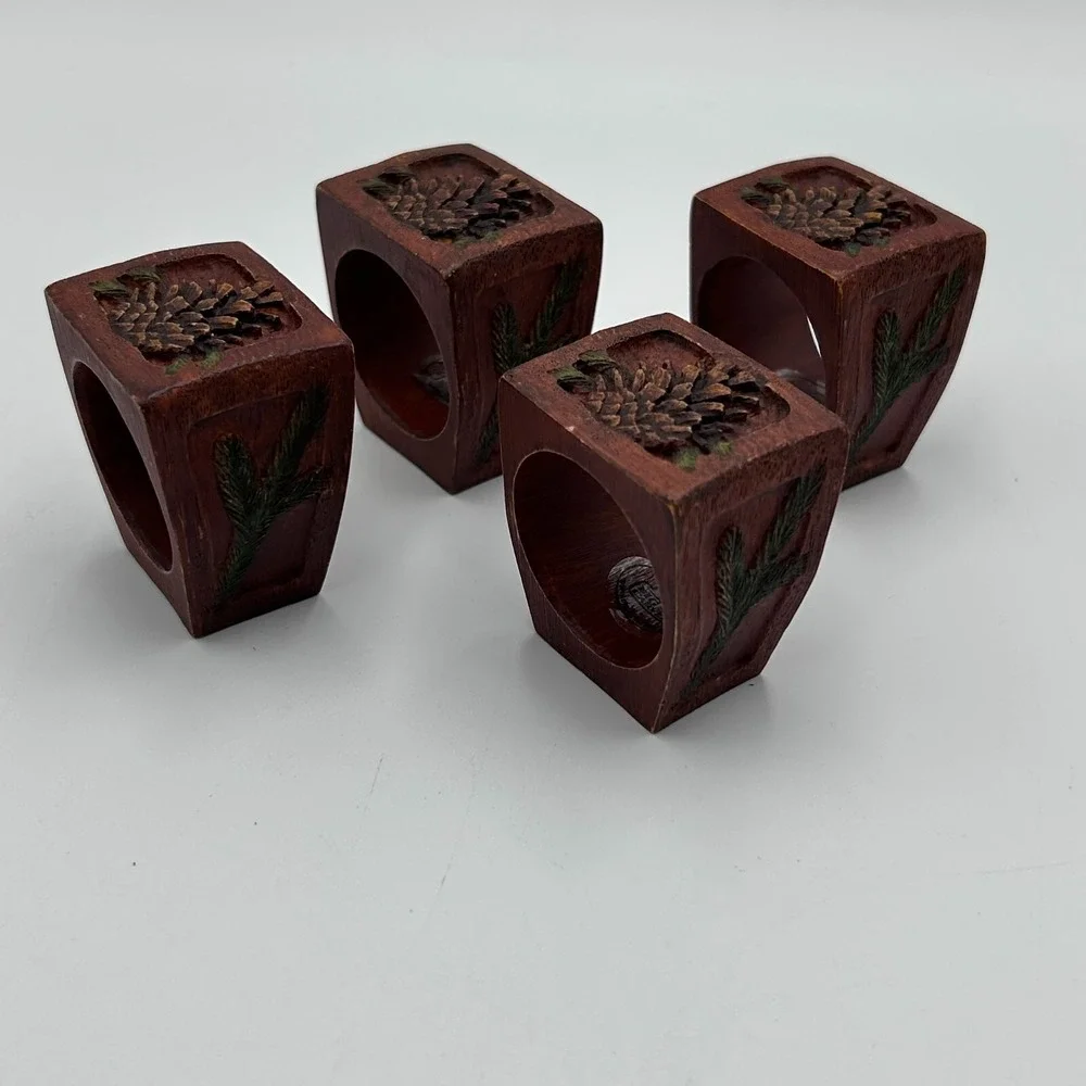 Set of 4 Big Sky Carvers Wood‎ Napkin Rings w/ Pine Cone & Stem on Sides